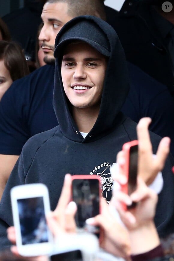 Justin Bieber en concert devant les locaux de la radio NRJ à Paris, France, le 16 septembre 2015