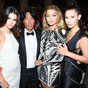 Kendall Jenner, Stephen Gan, Gigi et Bella Hadid assistent à la soirée "BAZAAR Icons" du magazine Harper's Bazaar à l'hôtel Plaza. New York, le 16 septembre 2015.