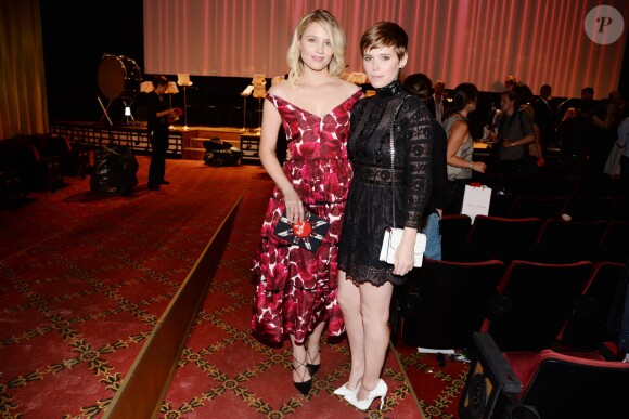 Dianna Agron et Kate Mara assistent au défilé Marc Jacobs printemps-été 2016 au Ziegfeld Theater. New York, le 17 septembre 2015.