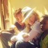 Madonna et son fils Roco Ritchie en visite à Haïti avec Sean Penn, novembre 2013.