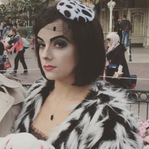 Alizée déguisée en Cruella à Disneyland Paris, le 19 septembre 2015.