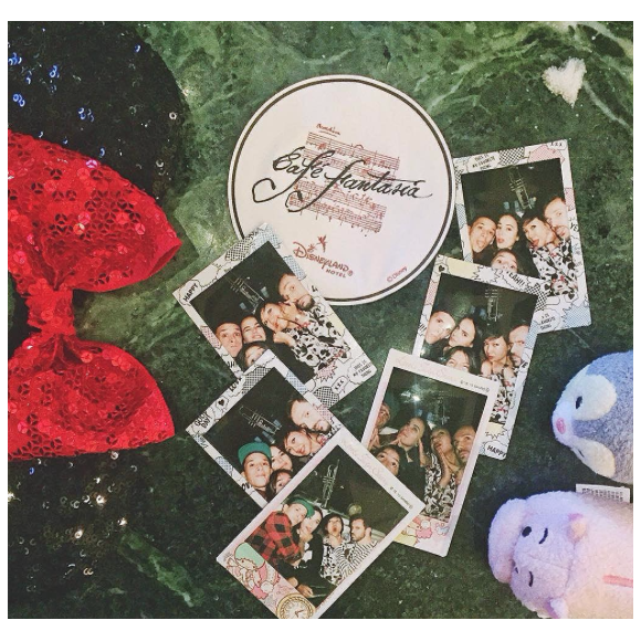 Alizée avec Grégoire et Annily, le 19 septembre 2015 à Disneyland Paris.