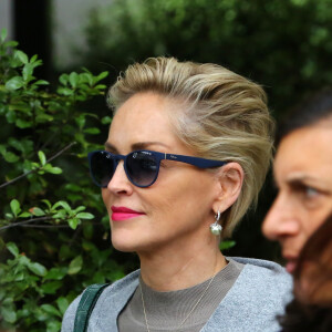 Sharon Stone visite Paris incognito. L'actrice américaine est allée déjeuner au restaurant "La Société" à Saint-Germain-des-Prés puis a eu le droit a une visite privée du Musée Picasso. Paris le 17 septembre 2015.