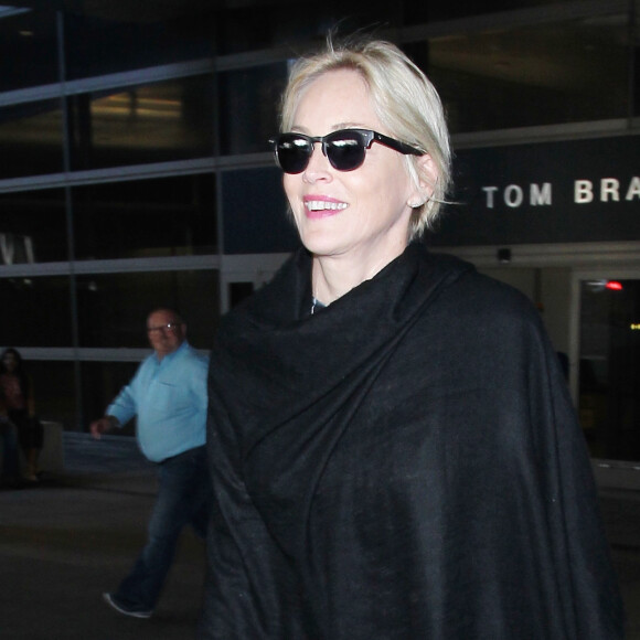 Sharon Stone à l'aéroport de Los Angeles, le 20 septembre 2015.