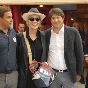 Sharon Stone visite l'Expo "Save the Children" à Milan en Italie le 12 septembre 2015.