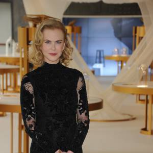 Nicole Kidman inaugure l'exposition "Omega, 100 ans de montres pour les femmes" à Milan le 16 septembre 2015.