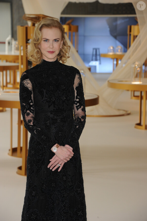 Nicole Kidman inaugure l'exposition "Omega, 100 ans de montres pour les femmes" à Milan le 16 septembre 2015.