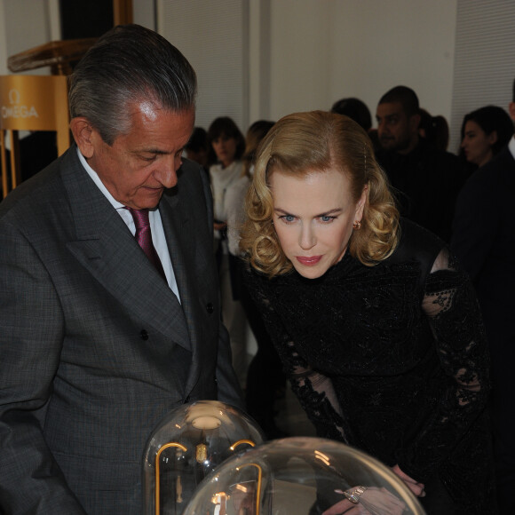 Nicole Kidman inaugure l'exposition "Omega, 100 ans de montres pour les femmes" à Milan le 16 septembre 2015.