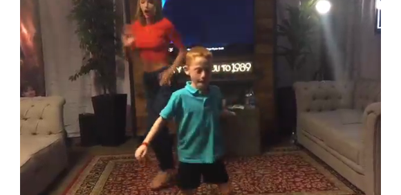 Taylor Swift a invité le jeune Dylan à venir danser avec elle / photo postée sur Instagram.