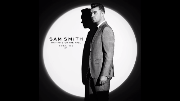 Sam Smith chante Writing's on the Wall pour Spectre.