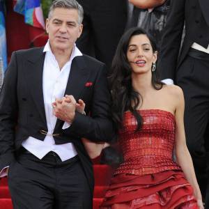 George Clooney et sa femme Amal Alamuddin Clooney - Soirée Costume Institute Gala 2015 (Met Ball) au Metropolitan Museum célébrant l'ouverture de Chine: à travers le miroir à New York, le 4 mai 2015.