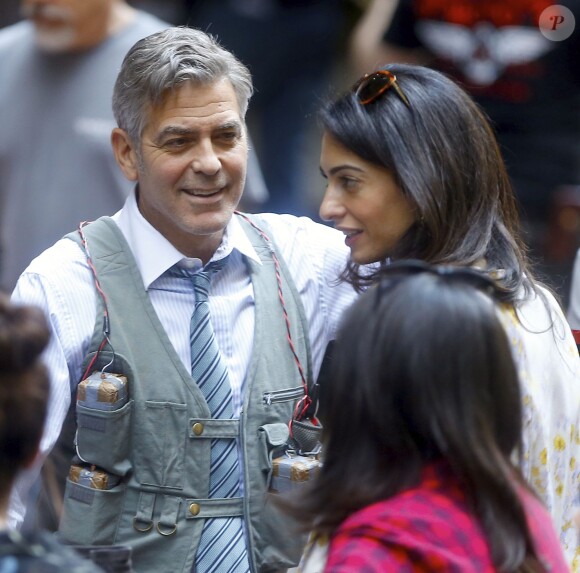George Clooney, Amal Clooney et Julia Roberts sur le tournage du film " Money Monster " de Jodie Foster à New York le 18 Avril 2015