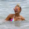Exclusif - Rachel Hilbert se baigne au cours de sa séance photo pour Victoria's Secret PINK sur la plage à Miami, le 27 septembre 2015.