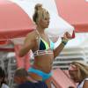 Exclusif - Rachel Hilbert en plein shooting pour Victoria's Secret PINK sur la plage à Miami, le 27 septembre 2015.