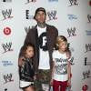 Travis Barker et ses enfants - Soiree "Superstars For Hope" au Beverly Hills Hotel a Beverly Hills. Le 15 aout 2013