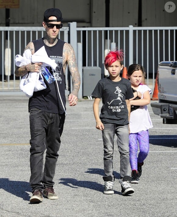 Travis Barker emmene ses enfants Landon et Alabama a leur cours de danse a Beverly Hills, le 1er mai 2013.