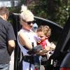 Gwen Stefani se rend à l'église avec ses enfants Apollo, Kingston et Zuma à Los Angeles, le 27 septembre 2015