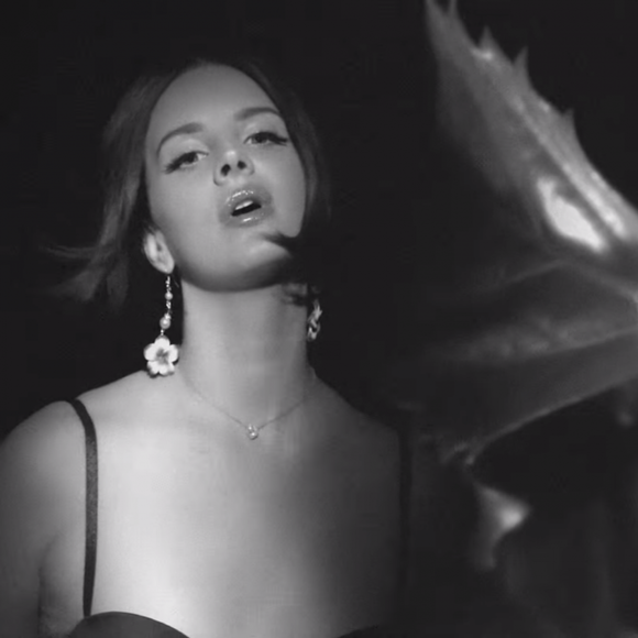 Image extraite du nouveau clip de Lana Del Rey, Music To Watch Boys To, septembre 2015.