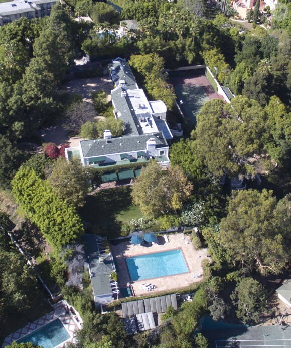 Taylor Swift vient d'acquérir la somptueuse propriétéde Samuel Goldwyn à Beverly Hills, en Californie. Le 1er octobre 2015