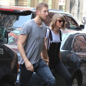 Taylor Swift et son petit-ami Calvin Harris sortent d'un restaurant à New York, le 28 mai 2015