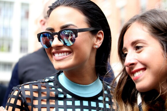 Demi Lovato arrive à la radio NRJ à Paris le 7 septembre 2015.