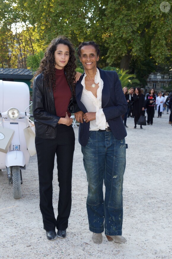 Karine Silla et sa fille Iman Perez - Défilé Bonpoint à l'Orangerie du Jardin du Luxembourg à l'occasion des 40 ans de la marque le 3 octobre 2015 à Paris.