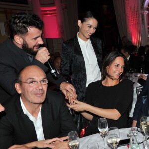Exclusif - Prix spécial - Michaël Youn, Rachida Brakni, Kad Merad et sa compagne Julia Vignali - Dîner de gala au profit de la Fondation ARC pour la recherche contre le cancer du sein à l'hôtel Peninsula à Paris le 1er octobre 2015.