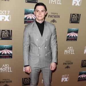 Evan Peters à la première de «American Horror Story» à Los Angeles, le 3 octobre 2015