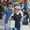 Emma Roberts et son fiancé Evan Peters - People à la sortie du Bowery Hotel à New York, le 5 mai 2015.