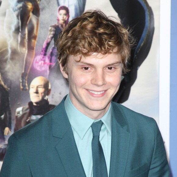 Evan Peters - People à la première du film "Days of Future Past" au centre Jacob Javits à New York. Le 10 mai 2014