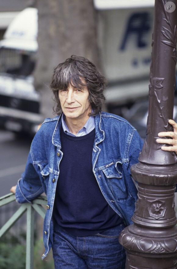 Portrait de Leny Escudero dans Paris, en juin 1990.