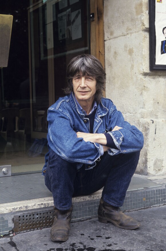 Portrait de Leny Escudero dans Paris, en juin 1990.