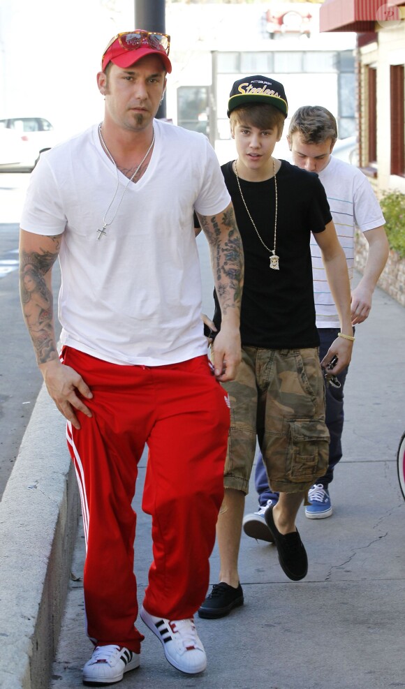 Justin Bieber et son père Jeremy, à Los Angeles, le 5 janvier 2012