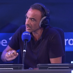 Nikos Aliagas présente Sortez du cadre ! sur Europe 1, tous les samedis à 11h00.