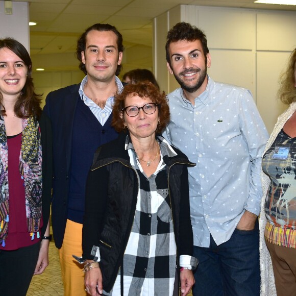 Exclusif - Laurent Ournac, aux côté de Christelle Camus, Guillaume Pourcher, Cathy Legallo, Laurent Ournac, Claudine Canale, donne une conférence sur l'obésité dans l'amphithéâtre du CHU du Kremlin-Bicêtre pour l'association "Les-Poids-Plumes" le 10 octobre 2015.