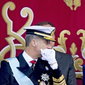 La reine Letizia et le roi Felipe VI d'Espagne célébraient le 12 octobre 2015 avec leurs filles, Leonor, princesse des Asturies, et l'infante Sofia, la Fête nationale à Madrid.