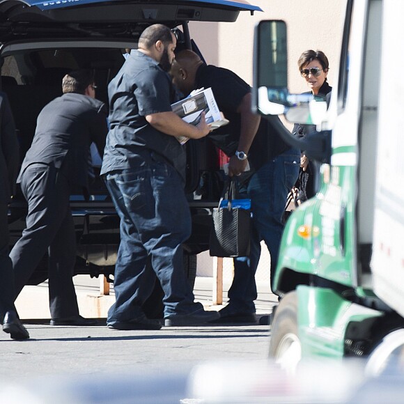 Kris Jenner - Kim Kardashian passe au chevet de Lamar Odom à l'hôpital Sunrise de Las Vegas le 14 octobre 2015.