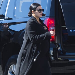 Kim Kardashian passe au chevet de Lamar Odom à l'hôpital Sunrise de Las Vegas le 14 octobre 2015.