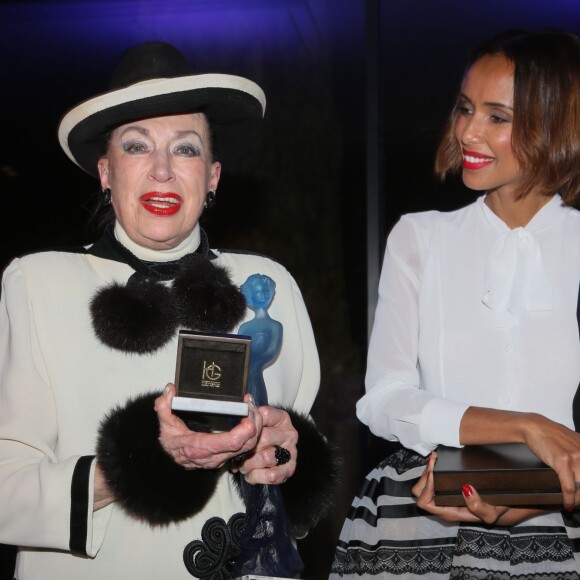 Geneviève de Fontenay, Sonia Rolland (Sonia, habillée par Georges Hobeika, a reçu le prix de la femme humanitaire de l'année) - Soirée de remise des prix de la 12ème édition du TROFEMINA (prix décerné à des femmes d'exception) au pavillon Royal à Paris, le 14 octobre 2015