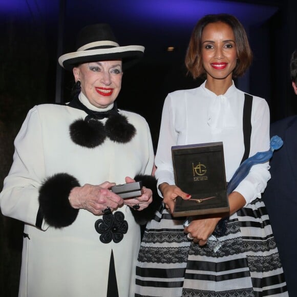 Geneviève de Fontenay, Sonia Rolland (Sonia, habillée par Georges Hobeika, a reçu le prix de la femme humanitaire de l'année), guest - Soirée de remise des prix de la 12ème édition du TROFEMINA (prix décerné à des femmes d'exception) au pavillon Royal à Paris, le 14 octobre 2015.