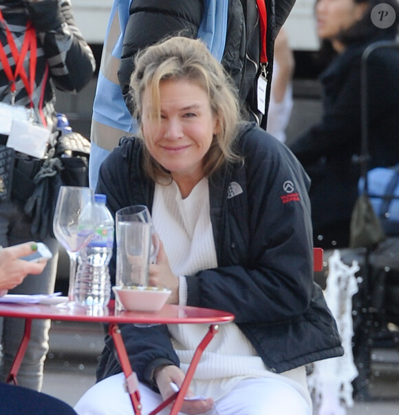 Renée Zellweger  sur le tournage de "Bridget Jones 3" dans la gare de St Pancras à Londres le 9 octobre 2015.