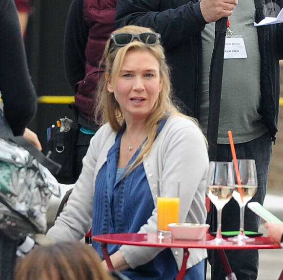 Renée Zellweger  sur le tournage de "Bridget Jones 3" dans la gare de St Pancras à Londres le 9 octobre 2015.