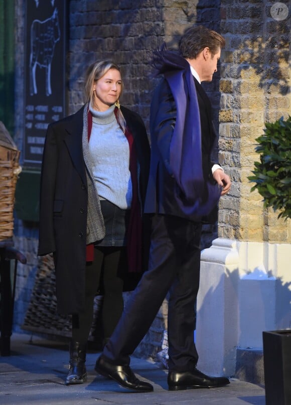 Renée Zellweger et Colin Firth tournent Bridget Jones 3, à Londres, le 13 octobre 2015.