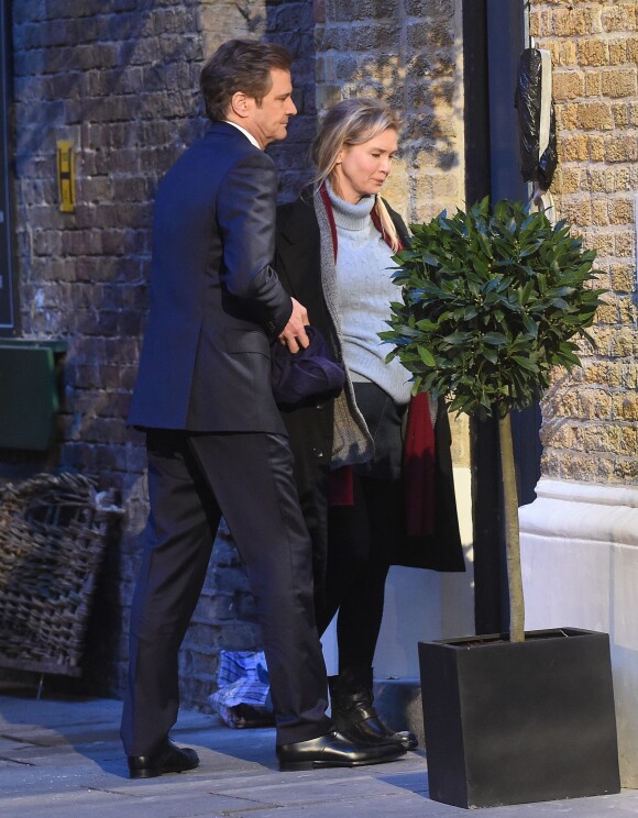 Renée Zellweger et Colin Firth tournent Bridget Jones 3, à Londres, le 13 octobre 2015.