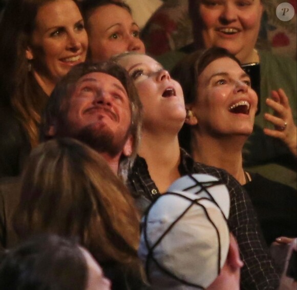 Sean Penn, Amy Schumer et Jeanne Tripplehorn assistent au concert de Madonna à Vancouver au Canada, Rebel Heart Tour, le 14 octobre 2015.