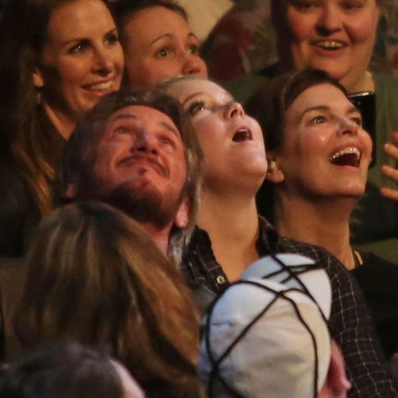 Sean Penn, Amy Schumer et Jeanne Tripplehorn assistent au concert de Madonna à Vancouver au Canada, Rebel Heart Tour, le 14 octobre 2015.