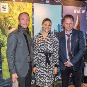 La princesse Victoria de Suède, enceinte de son deuxième enfant, accompagnait le roi Carl XVI Gustaf de Suède à la réunion d'automne de WWF Suède, le 14 octobre 2015 au château d'Ulriksdal, à Solna.