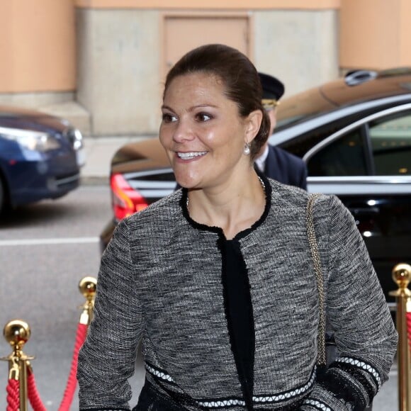 La princesse Victoria de Suède, enceinte de son deuxième enfant, le 13 octobre 2015 lors de la remise du Prix du Développement durable au cours d'une cérémonie au Grand Hotel de Stockholm.