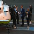 Exclusif - Cara Delevingne, sa soeur Poppy Delevingne et Kendall Jenner montent à bord d'un hélicoptère à Londres, le 10 octobre 2015.