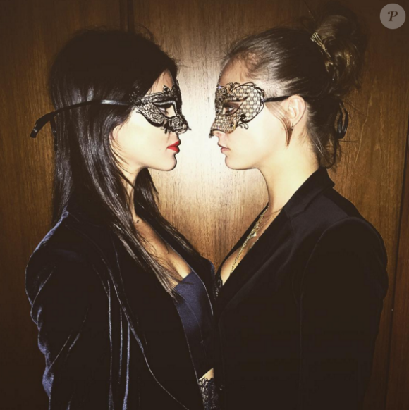 Cara Delevingne et Kendall Jenner très complices forment le duo Cake
